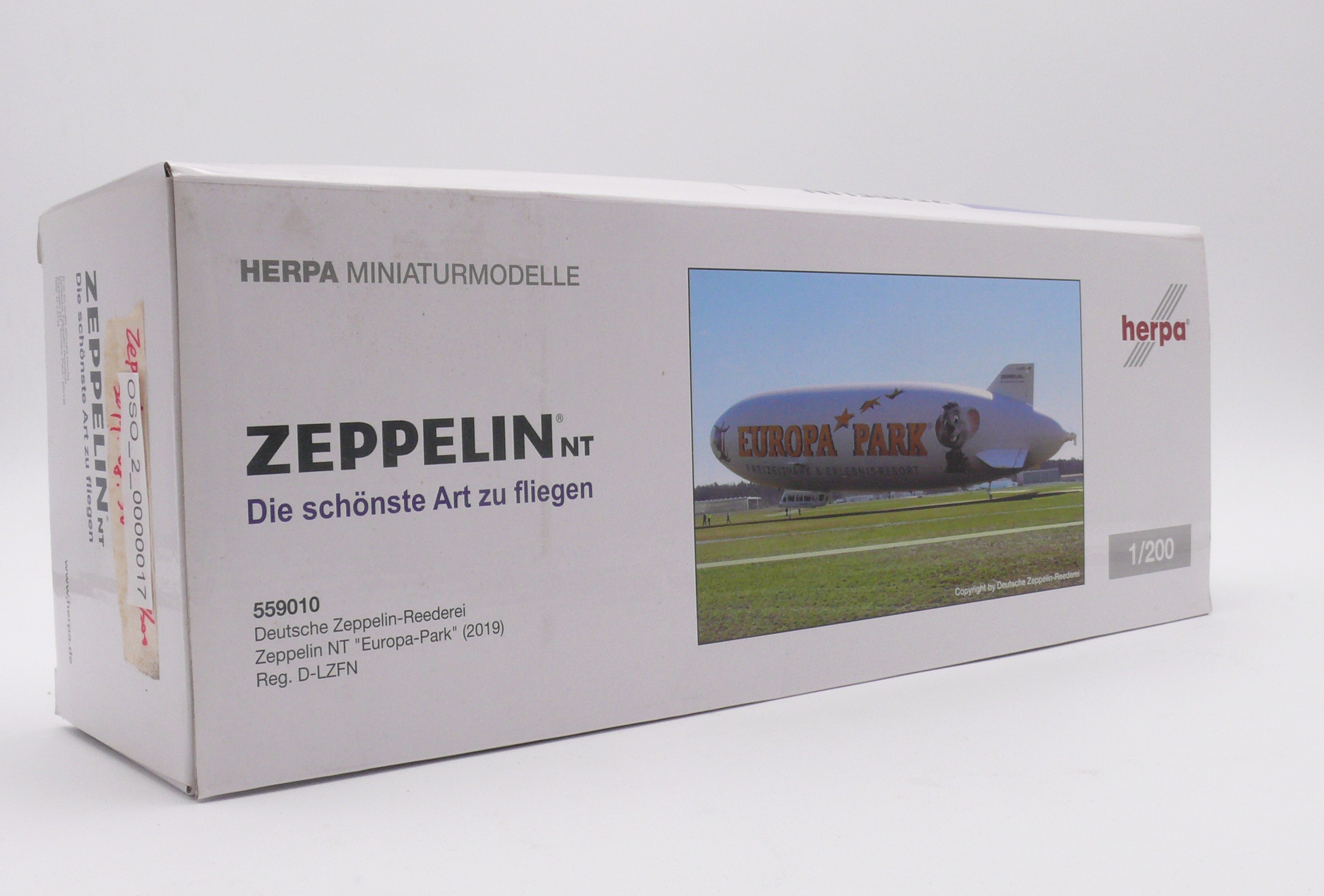 Herpa 559010 Zeppelin NT "Europa-Park 2019" D-LZFN 1:200