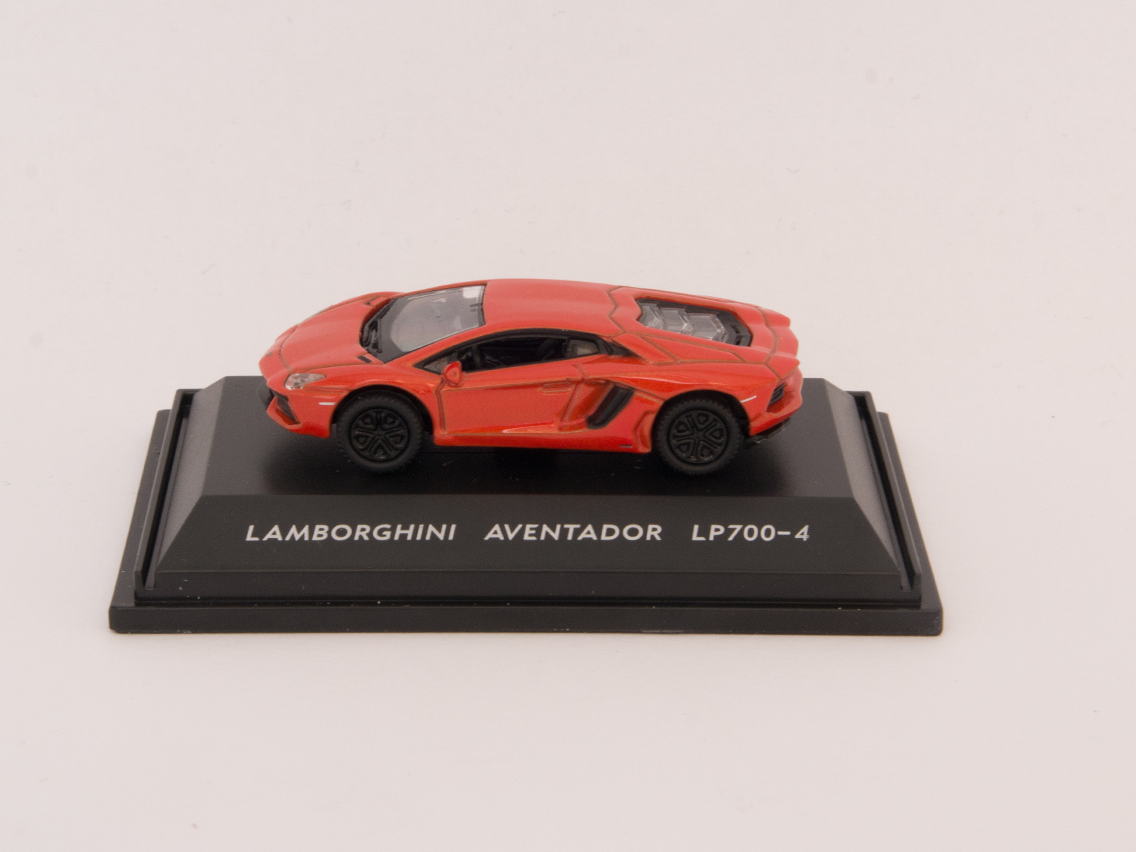 Welly H0 73146 Lamborghini Aventador LP700-4 orange Welly H0 73146 Lamborghini Aventador LP700-4 orange