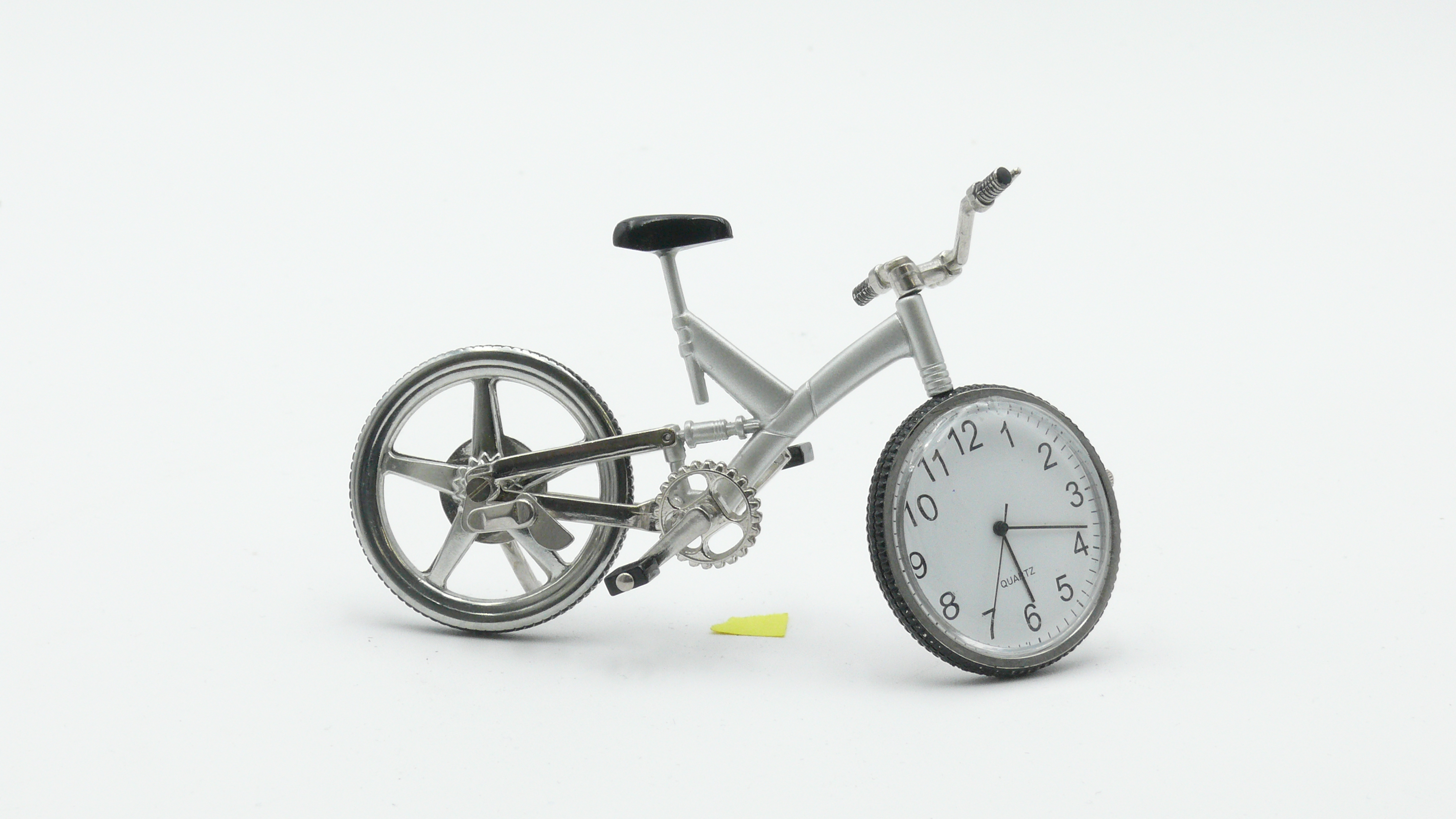 Miniatur-Uhr Fahrrad silber