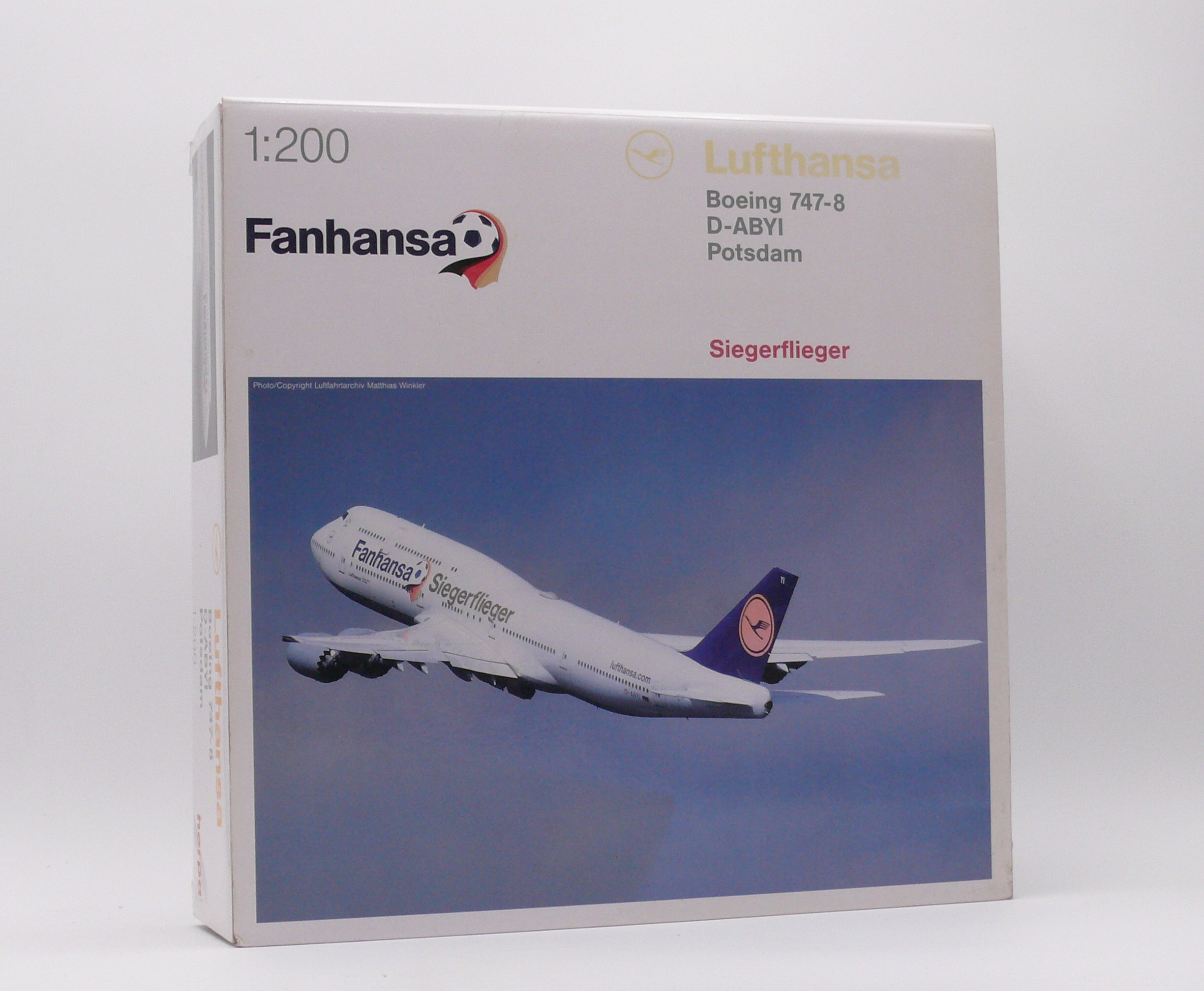 Herpa 556767 Boeing 747-8 Lufthansa "Potsdam" D-ABYI 1:200