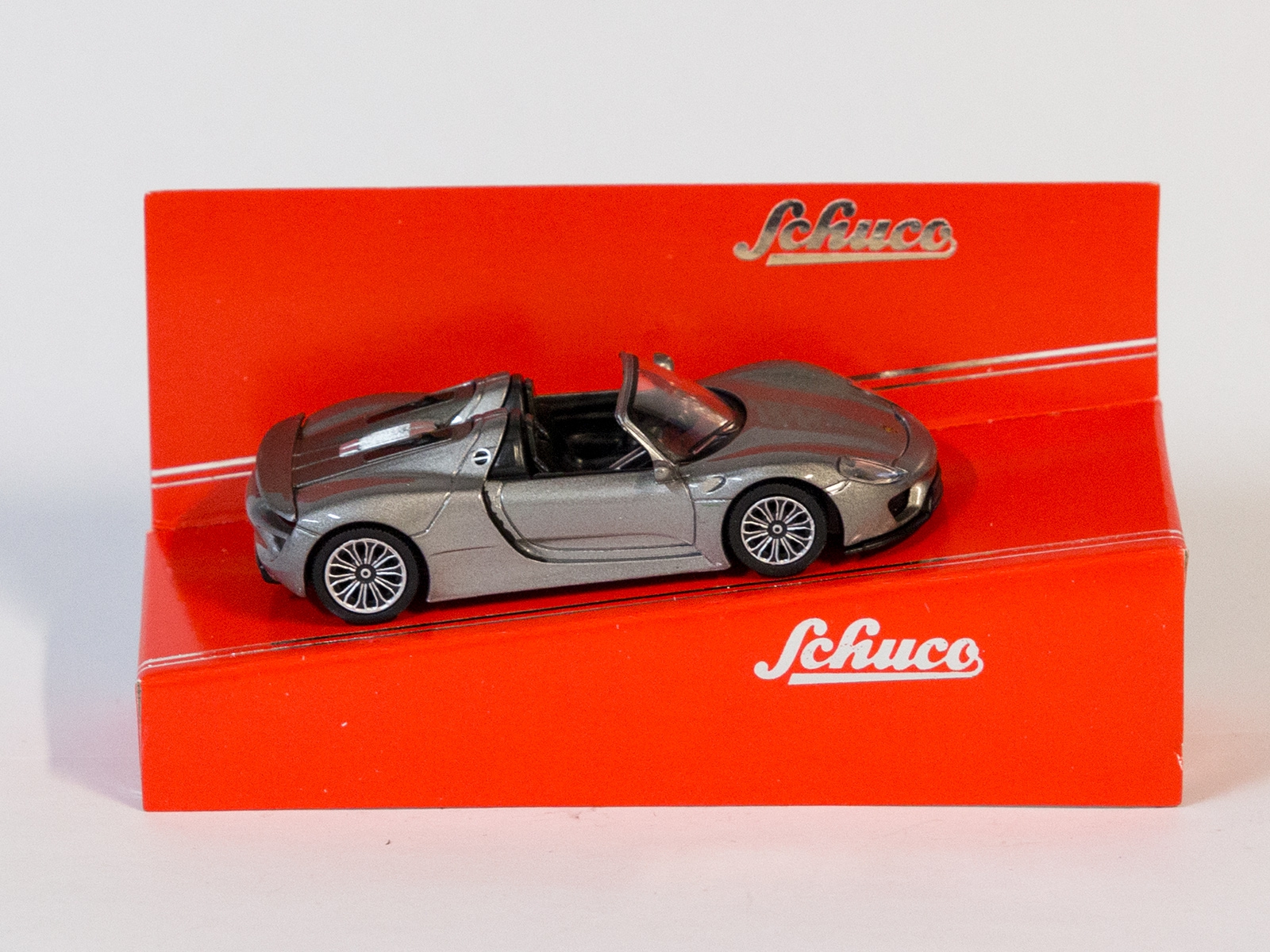 Schuco 452011300  Porsche 918 Spyder silber