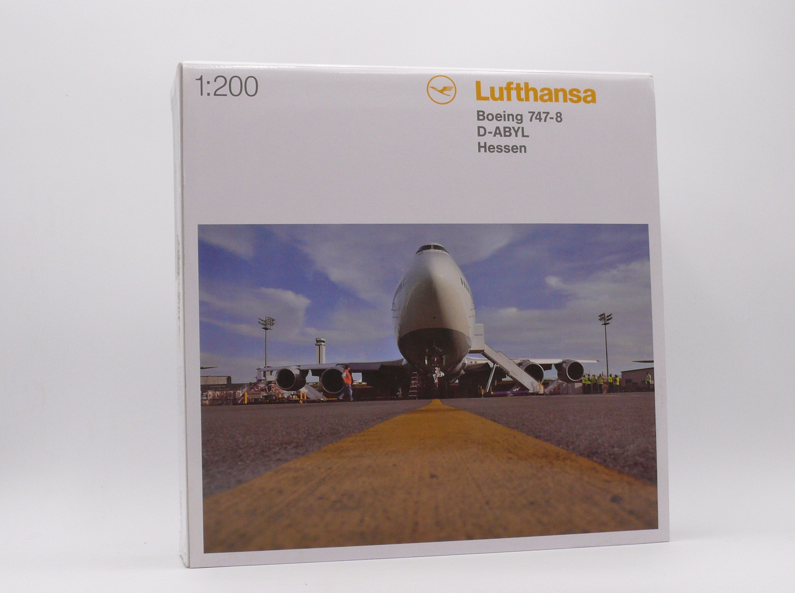 Herpa 553759-003 Boeing 747-8 Lufthansa "Hessen" D-ABYL 1:200