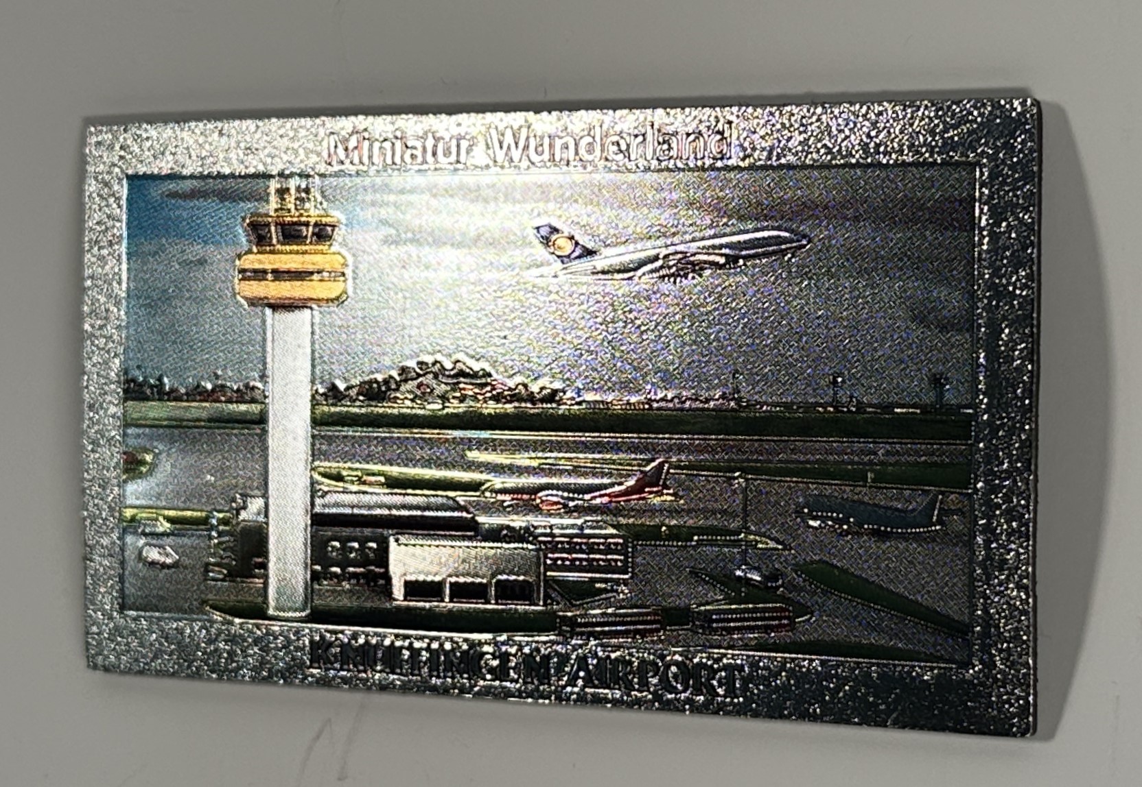 Magnet mit Metallfolie - Knuffingen Airport mit Tower Magnet mit Metallfolie - Knuffingen Airport mit Tower