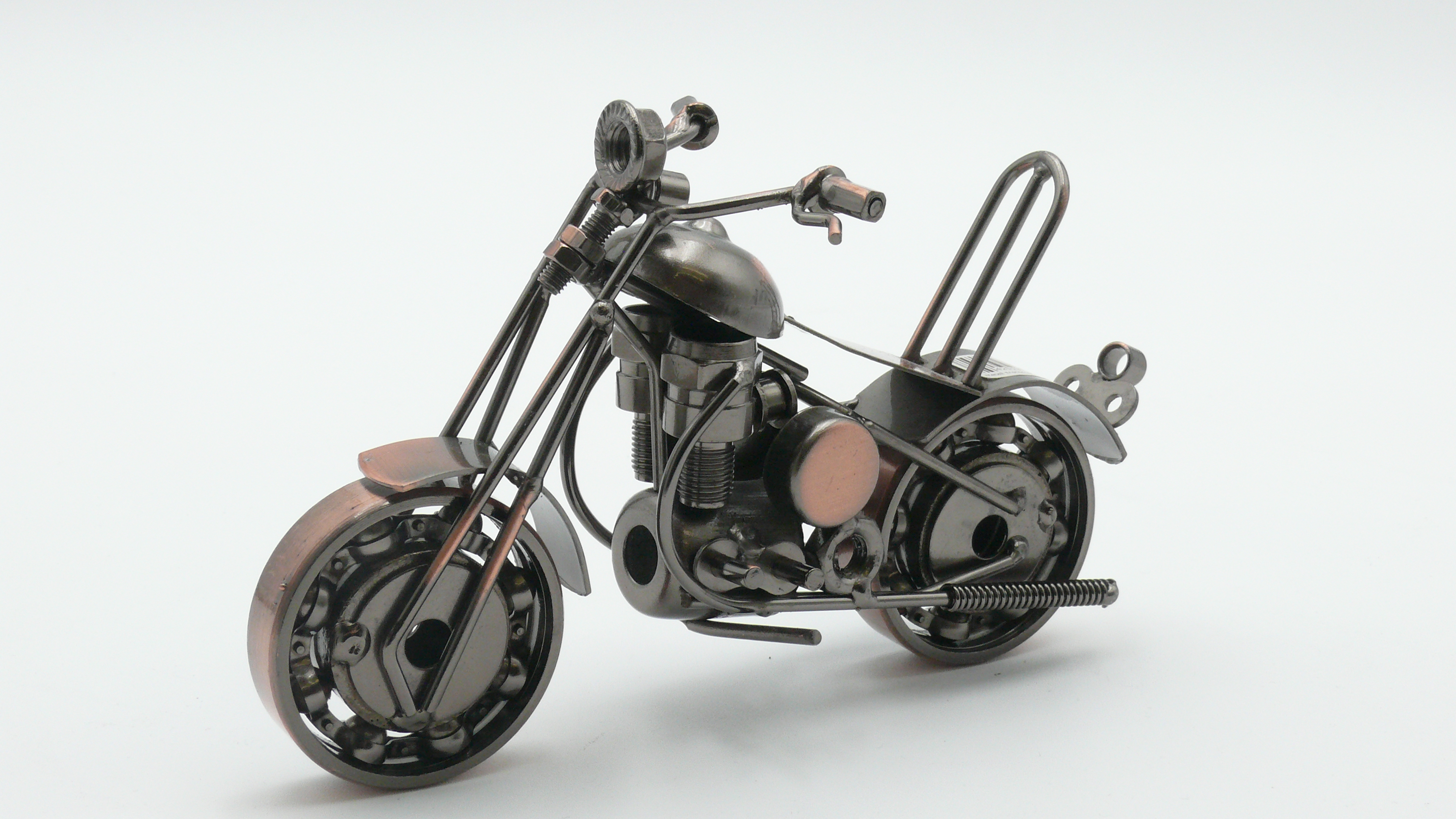 Metall Motorrad aus Schrauben - Chopper