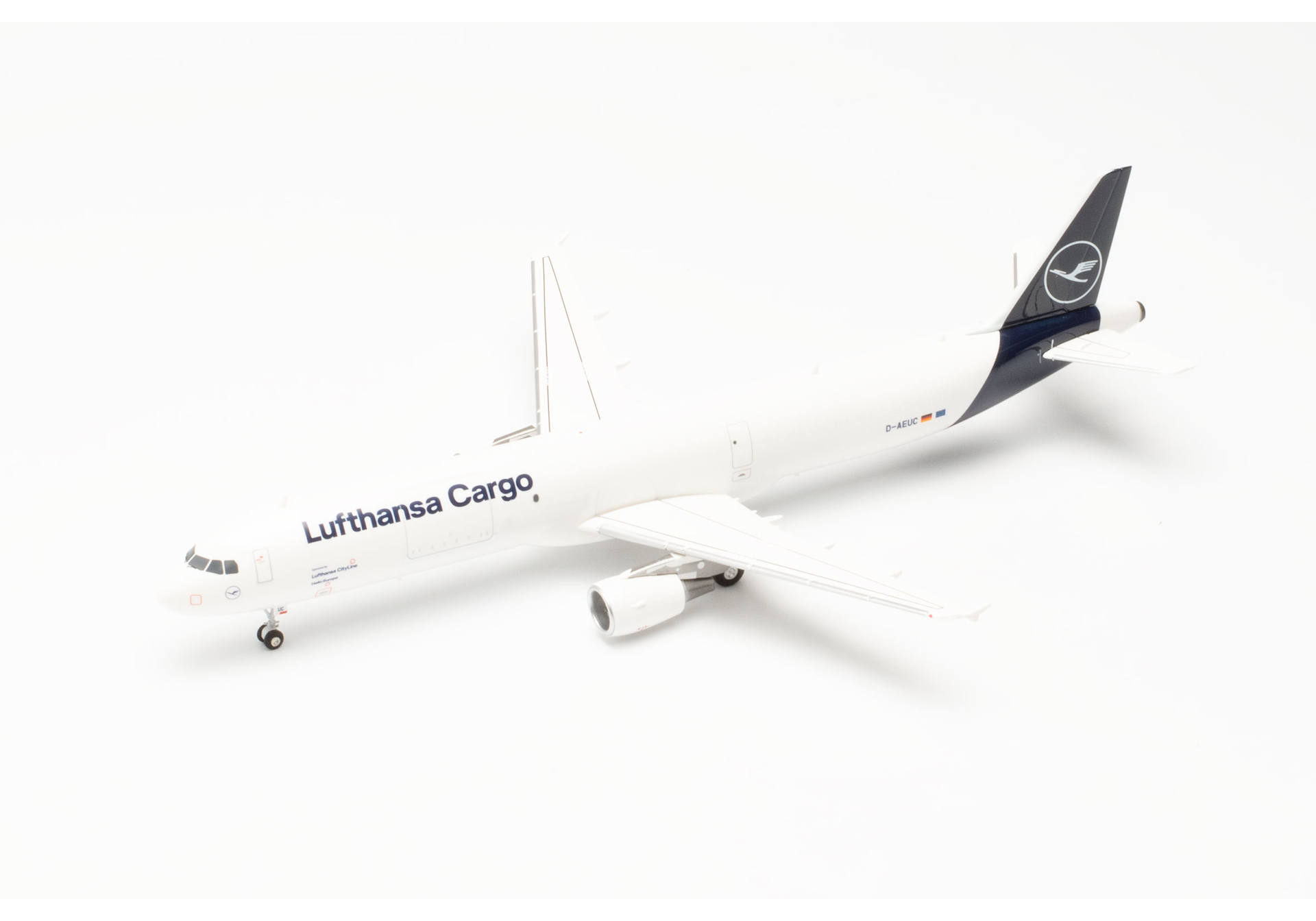 Herpa 572439 Lufthansa Cargo Airbus A321P2F – D-AEUC "Hello Europe" 1:200