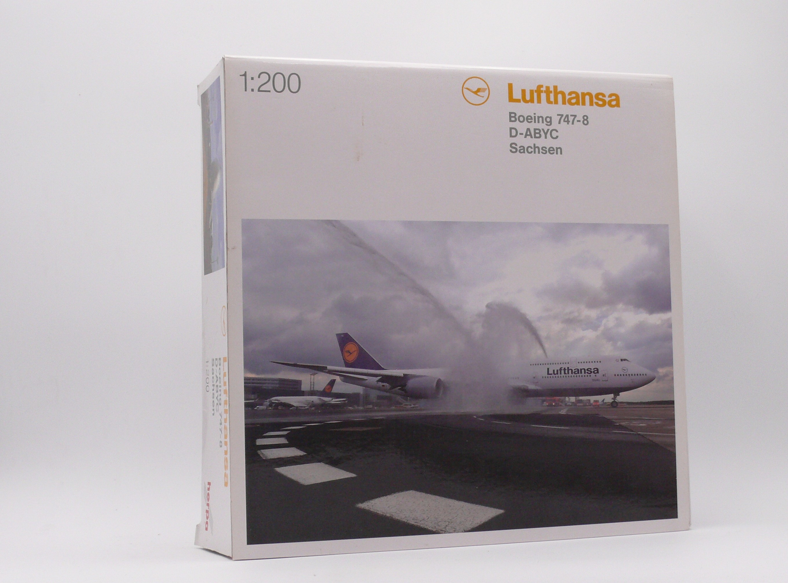 Herpa 553759-002 Boeing 747-8 Lufthansa "Sachsen" D-ABYC 1:200