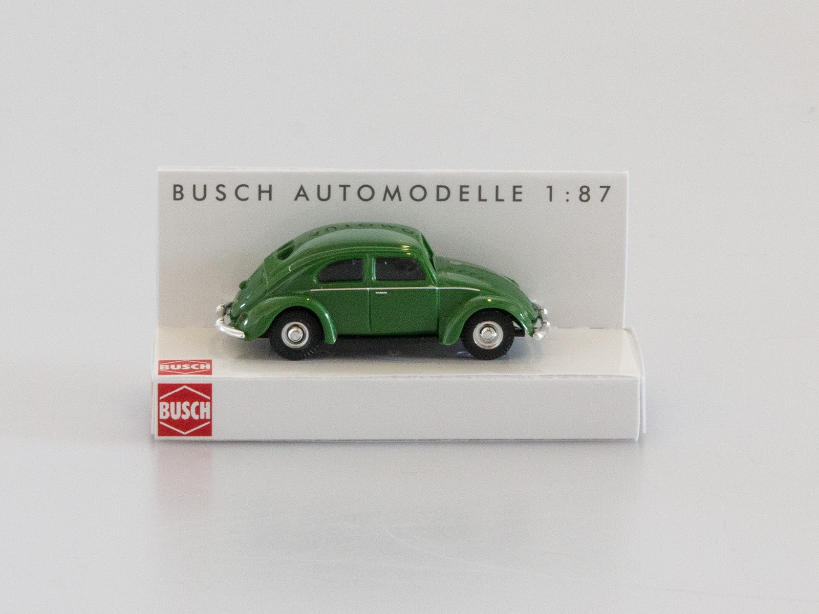 Busch 42700-112 VW Käfer mit Brezelfenster laubgrün