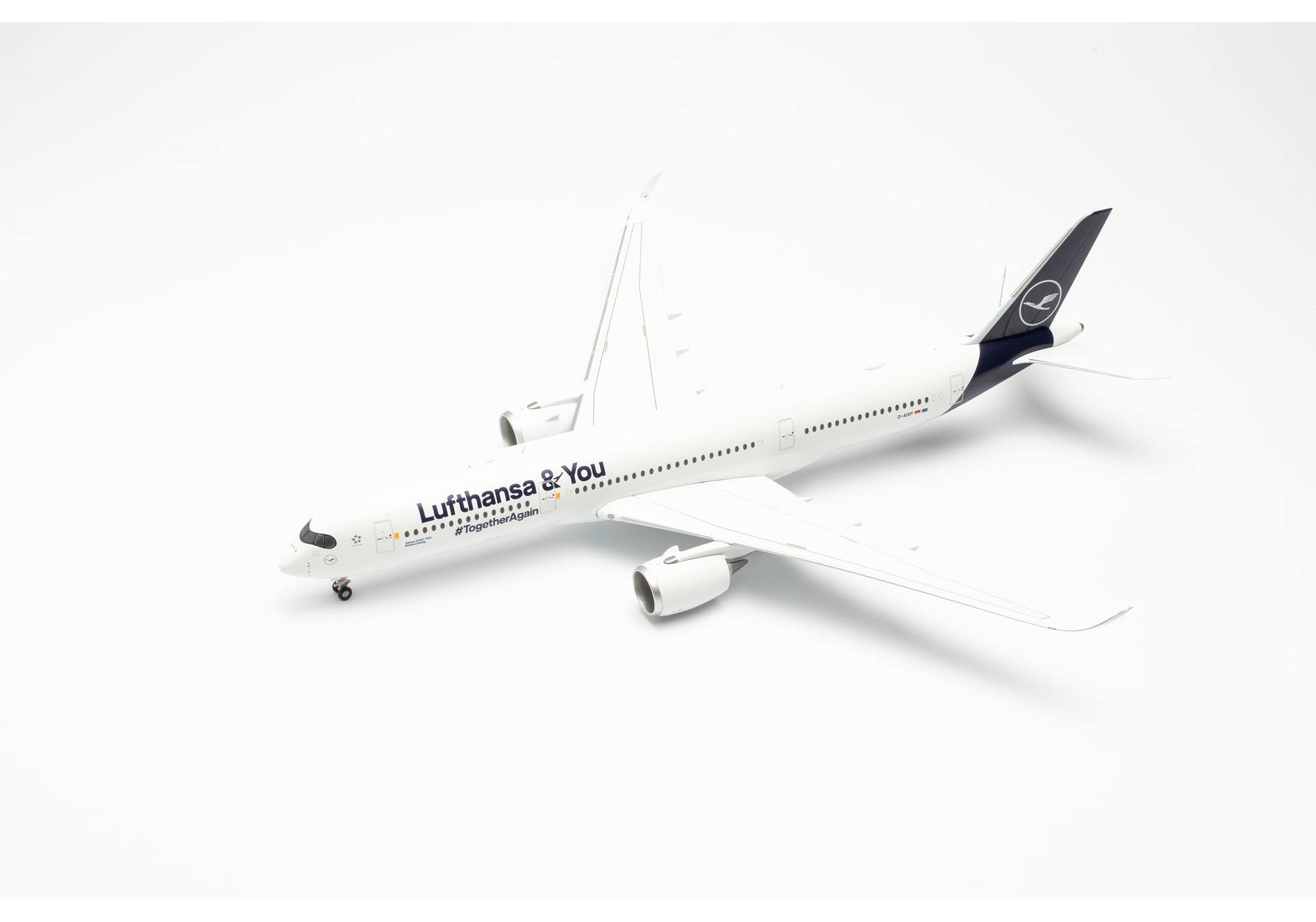 Herpa Wings 572026 Lufthansa Airbus A350 “Lufthansa & You” D-AIXP “Braunschweig” model aircraft 1:200