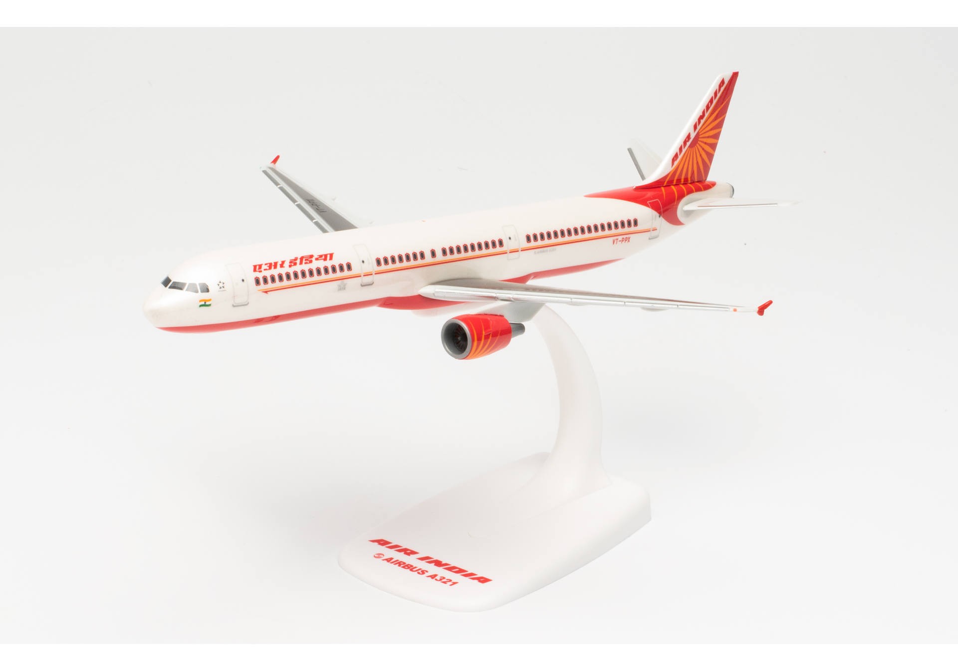 Herpa Wings 613415 Air India Airbus A321-200 VT-PPX Snap-Fit Aircraft-Model1:200