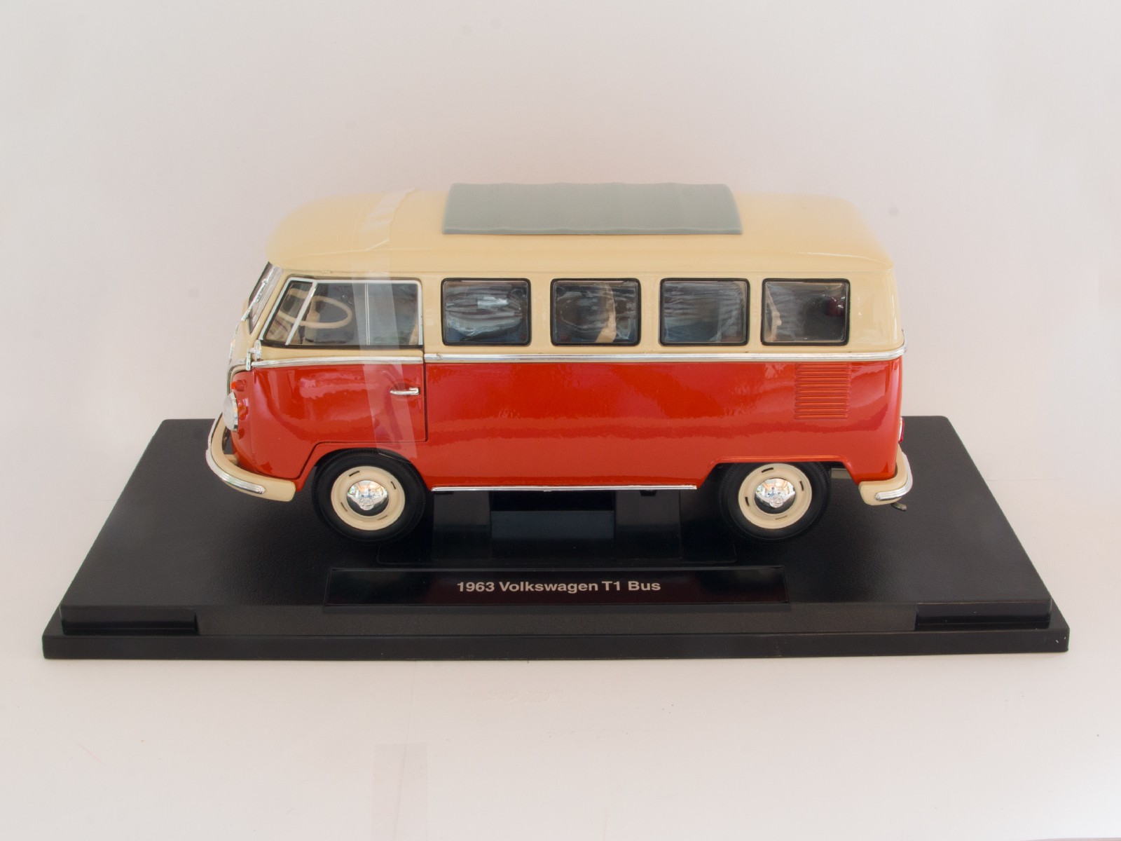 Welly 12531 1:18 Volkswagen T1 Bus von 1963