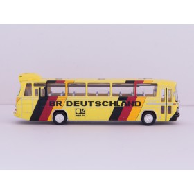 Schuco 452615700  MB O 302 Bus "WM 1974 BR Deutschland"