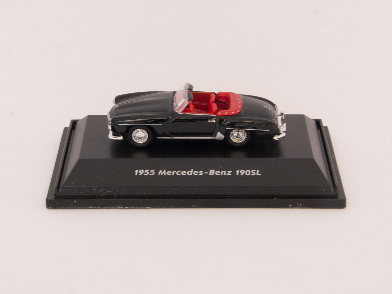 Welly H0 73119 Mercedes-Benz  190SL von 1955 (black) Welly H0 73119 Mercedes-Benz  190SL von 1955 (black)