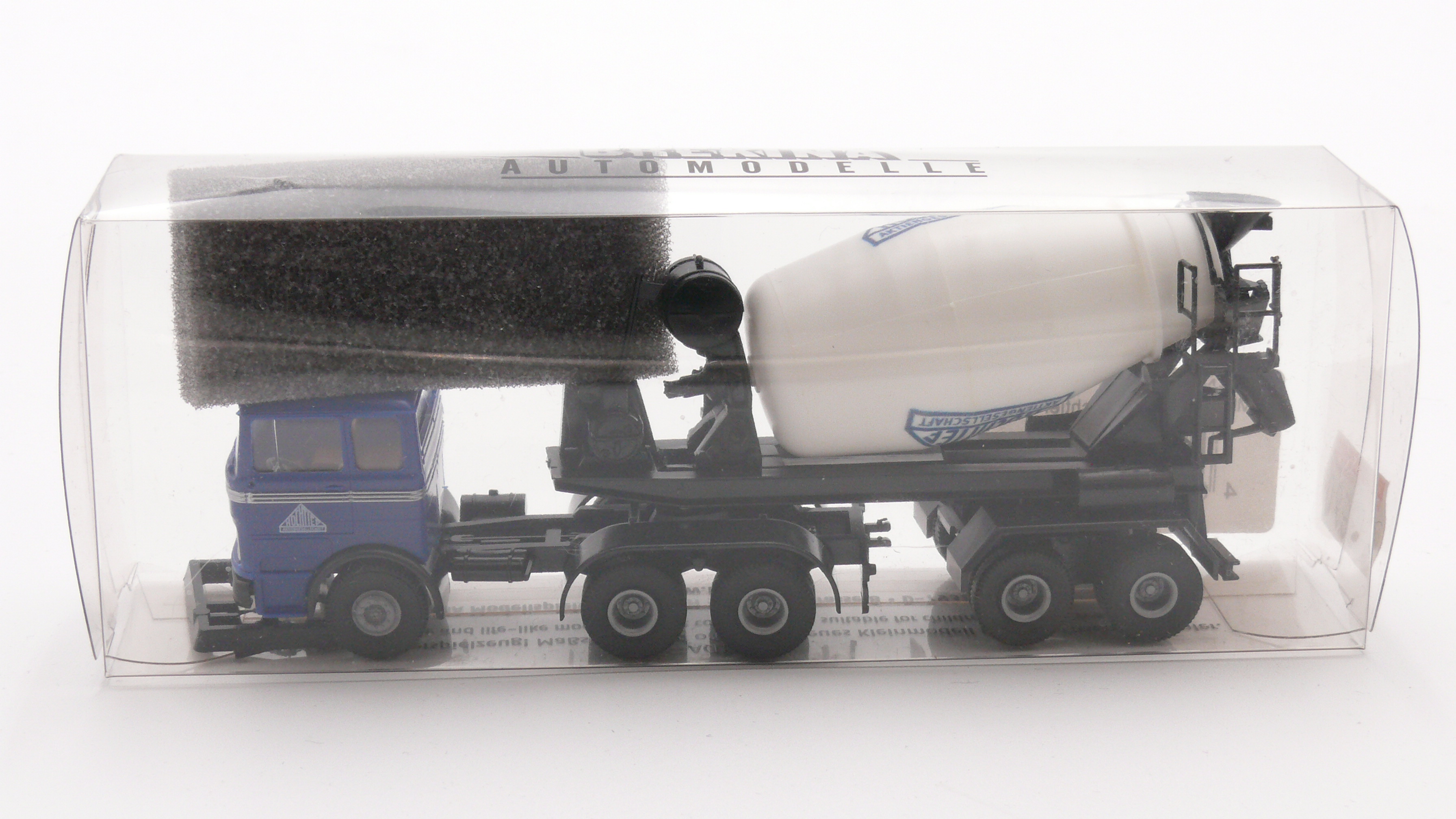 Brekina 81049 Mercedes Benz LPS 2224 Betonmischer "Hochtief" 1:87