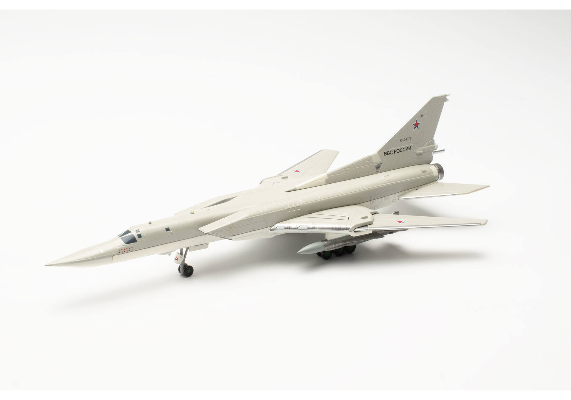 Herpa 572156 Russian Air Force Tupolev TU-22M3 “Backfire” 1:200