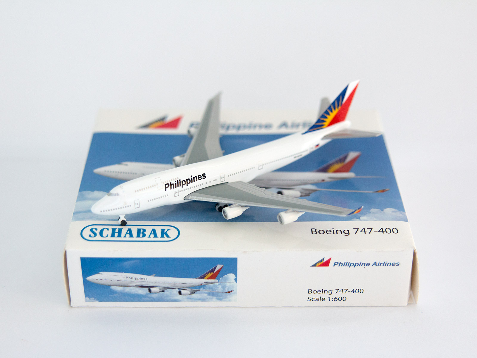 Schuco 403551415 Boeing 747-400 Philippine Airlines 1:600